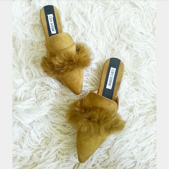 Cape Robbin Shoes - Furry Slides Suede Cape Robbin Pointed Toe Mules